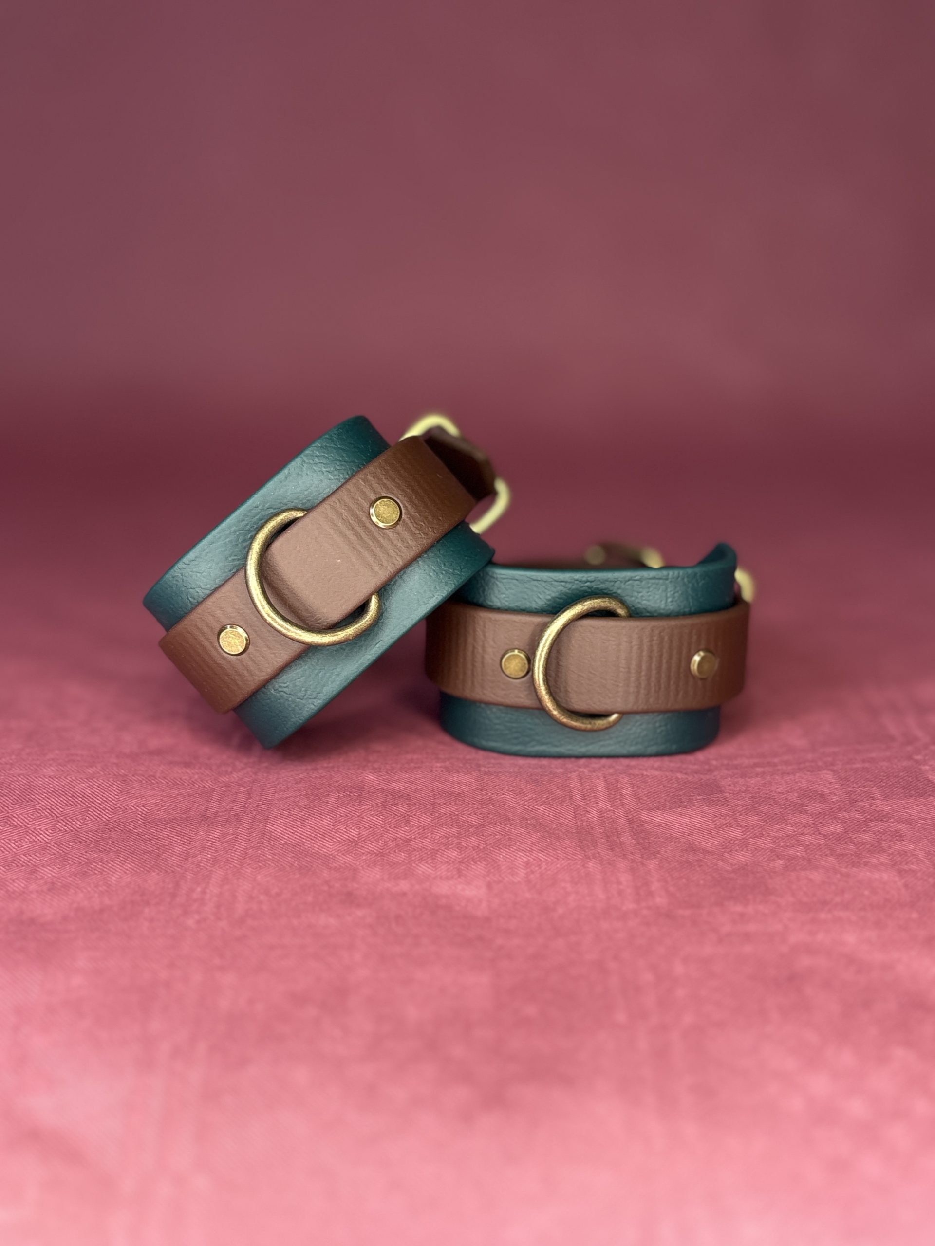 Wrist Cuffs, Handfesseln in Grün für Damen, Herren; Fantasy-Style
